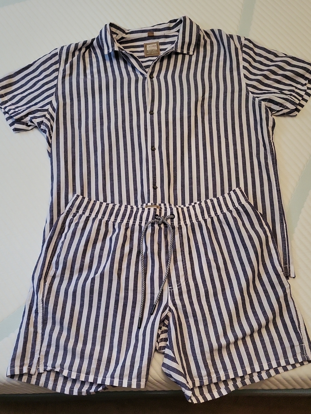 Point Zero Navy and White Striped Men’s Short Set. Mens Size Large